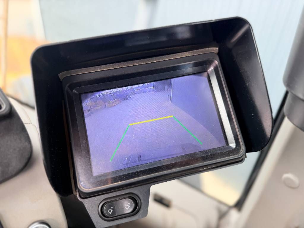 Komatsu WA470-8 - Joystick Steering