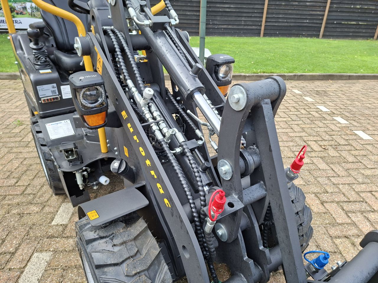 Eurotrac W10 zeer compacte shovel / kniklader - Lease evt.