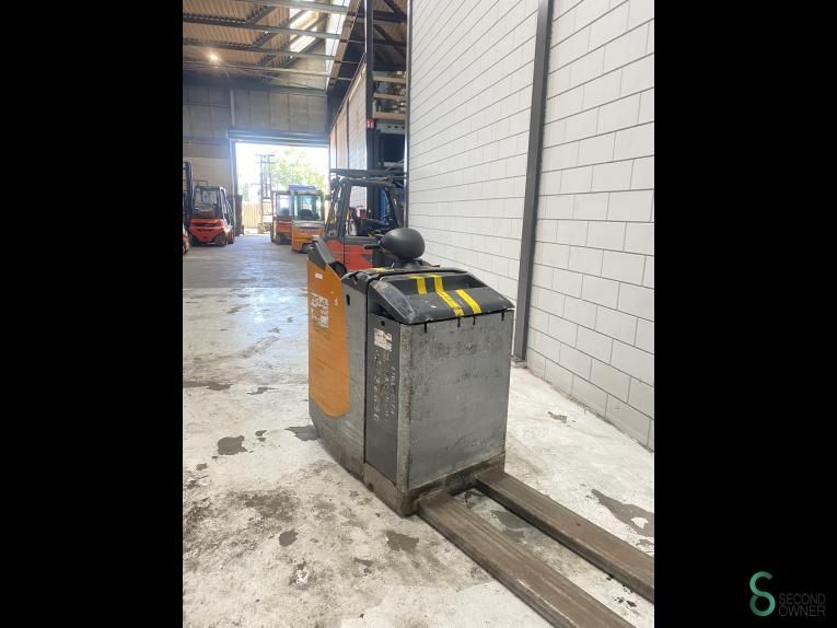 Pallet trucks Electric Still EXU-S24 2015