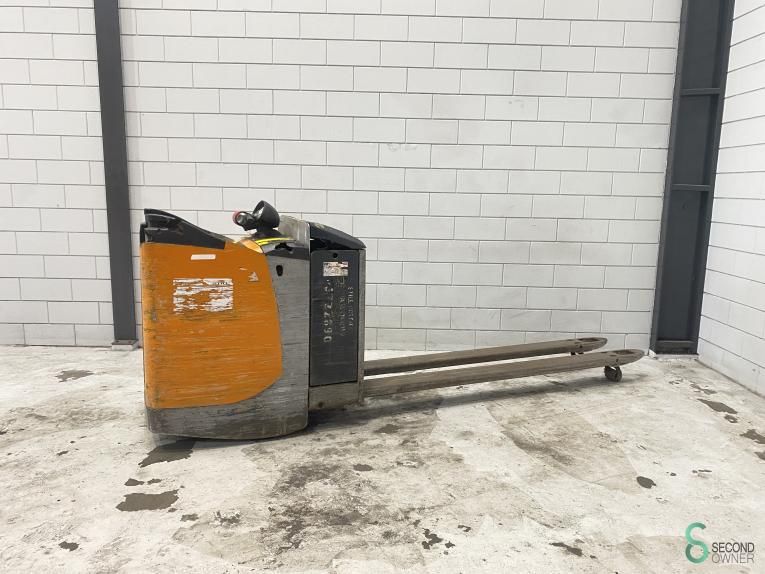 Pallet trucks Electric Still EXU-S24 2015