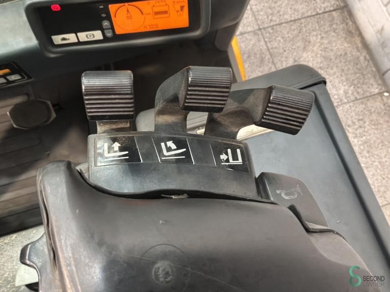 Heftrucks Elektrisch Jungheinrich EFG 216 2016 Triplex