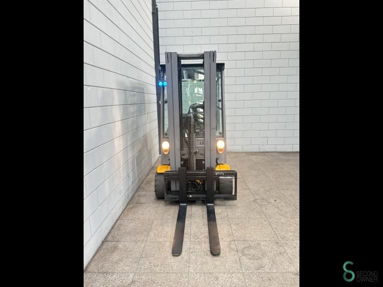 Heftrucks Elektrisch Jungheinrich EFG 320 2019
