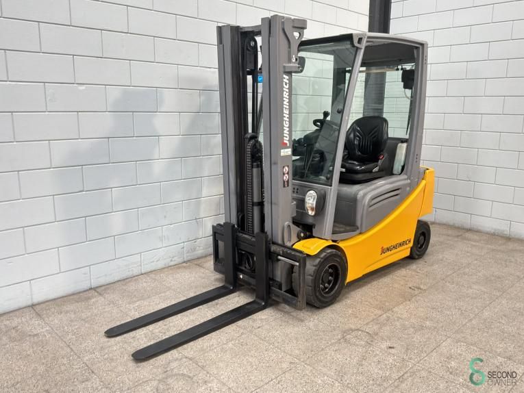 Heftrucks Elektrisch Jungheinrich EFG 320 2019