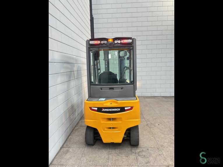 Heftrucks Elektrisch Jungheinrich EFG 320 2019