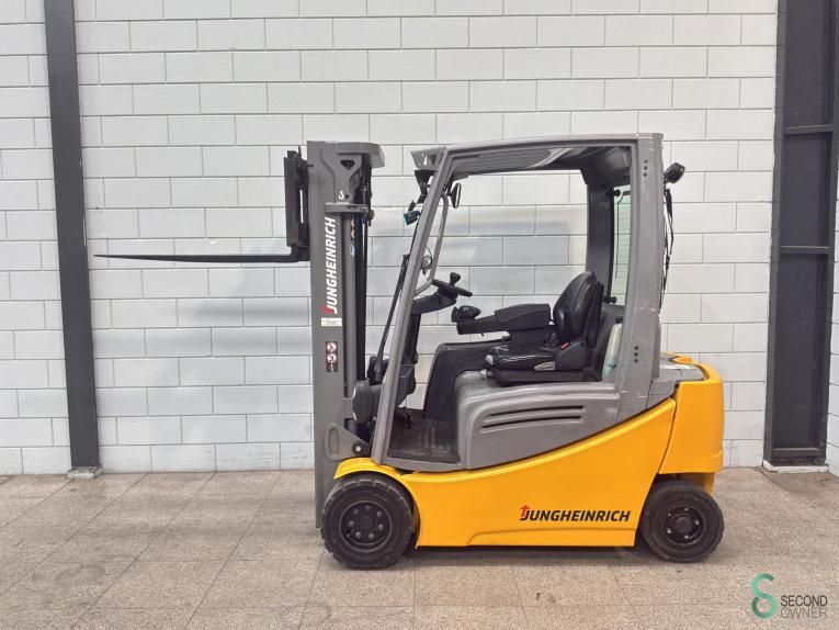 Heftrucks Elektrisch Jungheinrich EFG 320 2019