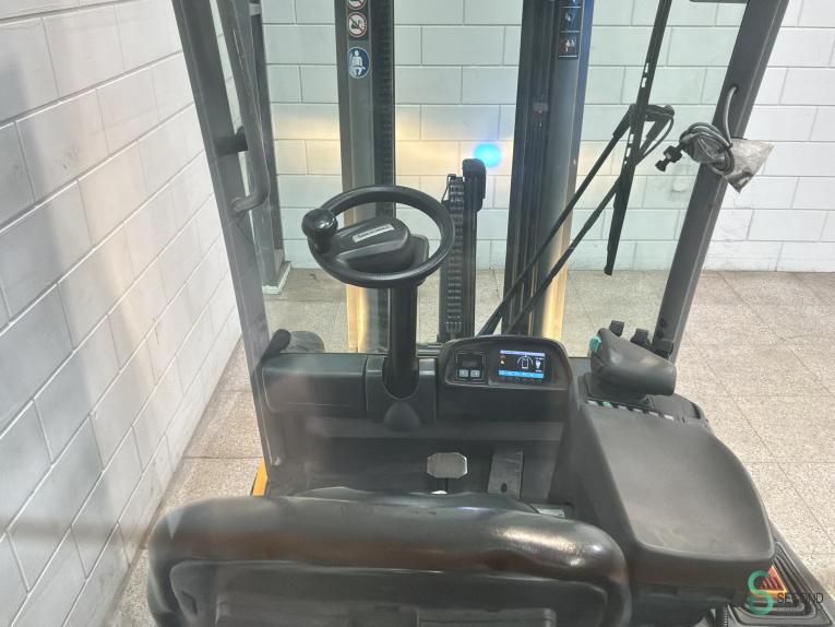 Heftrucks Elektrisch Jungheinrich EFG 320 2019