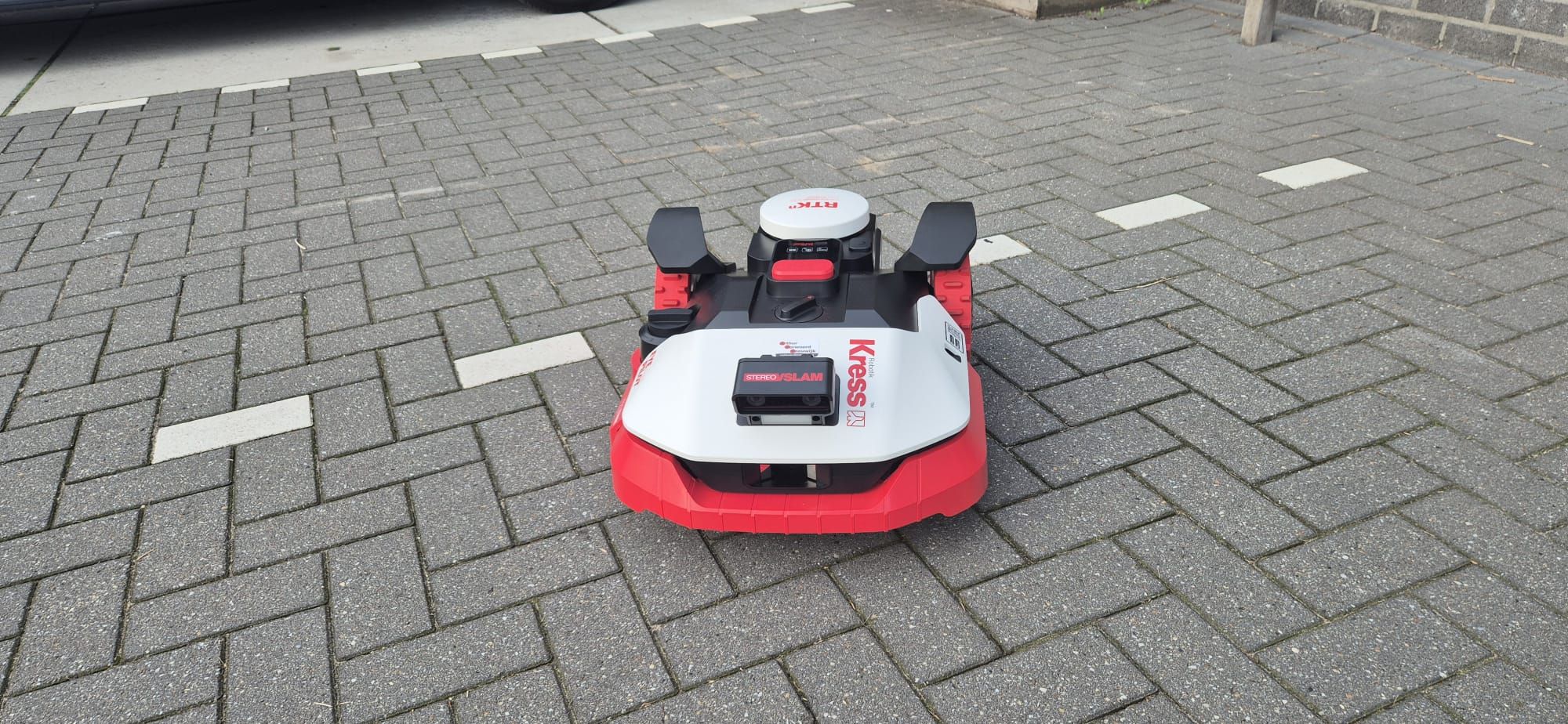 Nieuwe KR261E 1000m2 robotmaaier te koop!