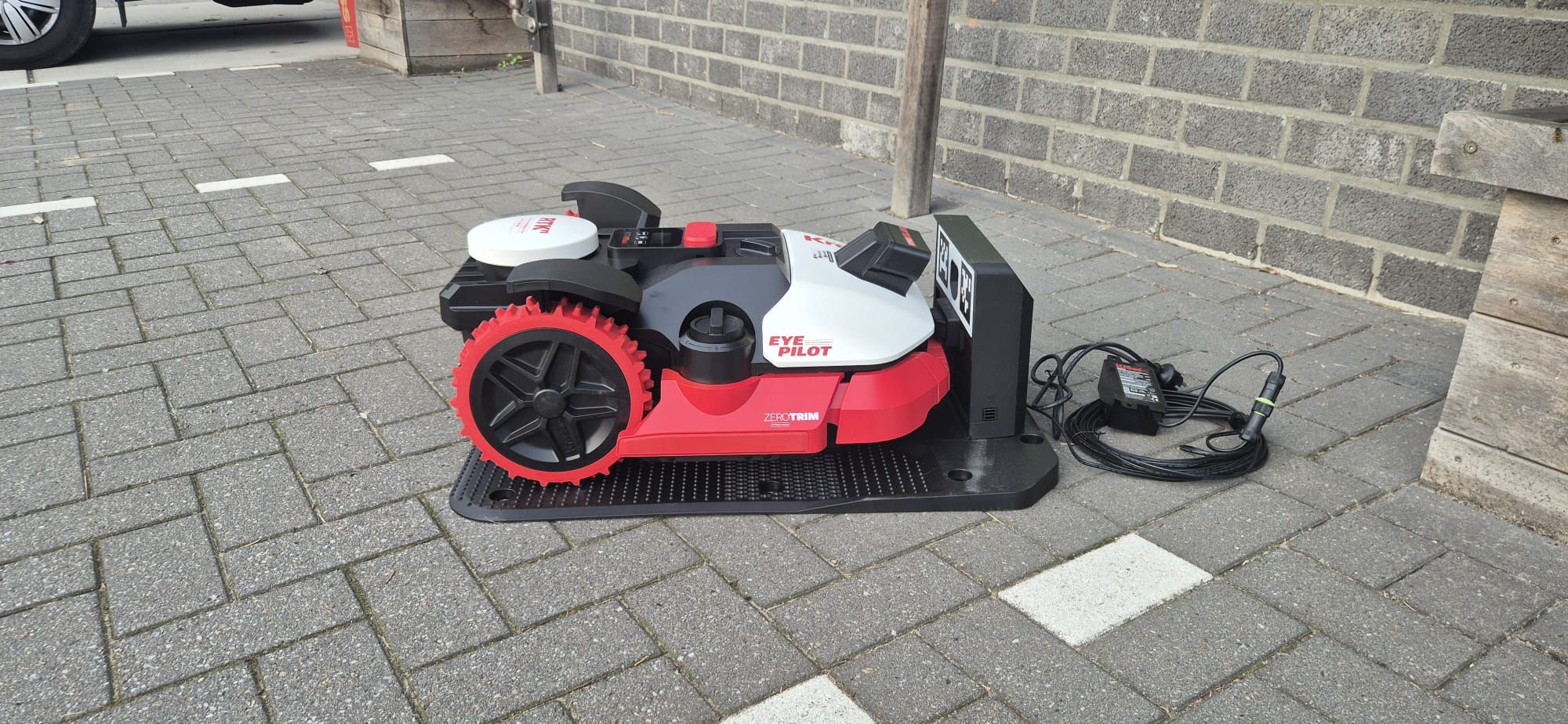 Nieuwe KR261E 1000m2 robotmaaier te koop!
