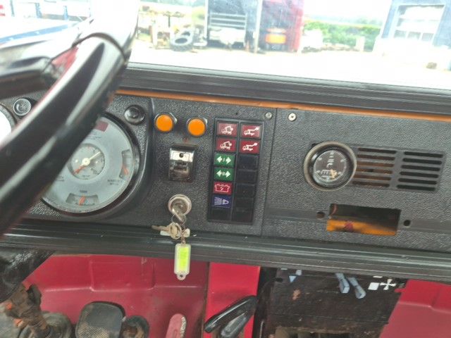 Mercedes LP 608 met hoogwerker