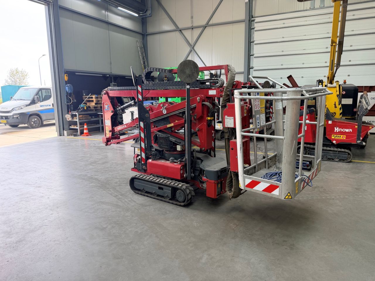 Hinowa Goldlift 14.70 3S 2012