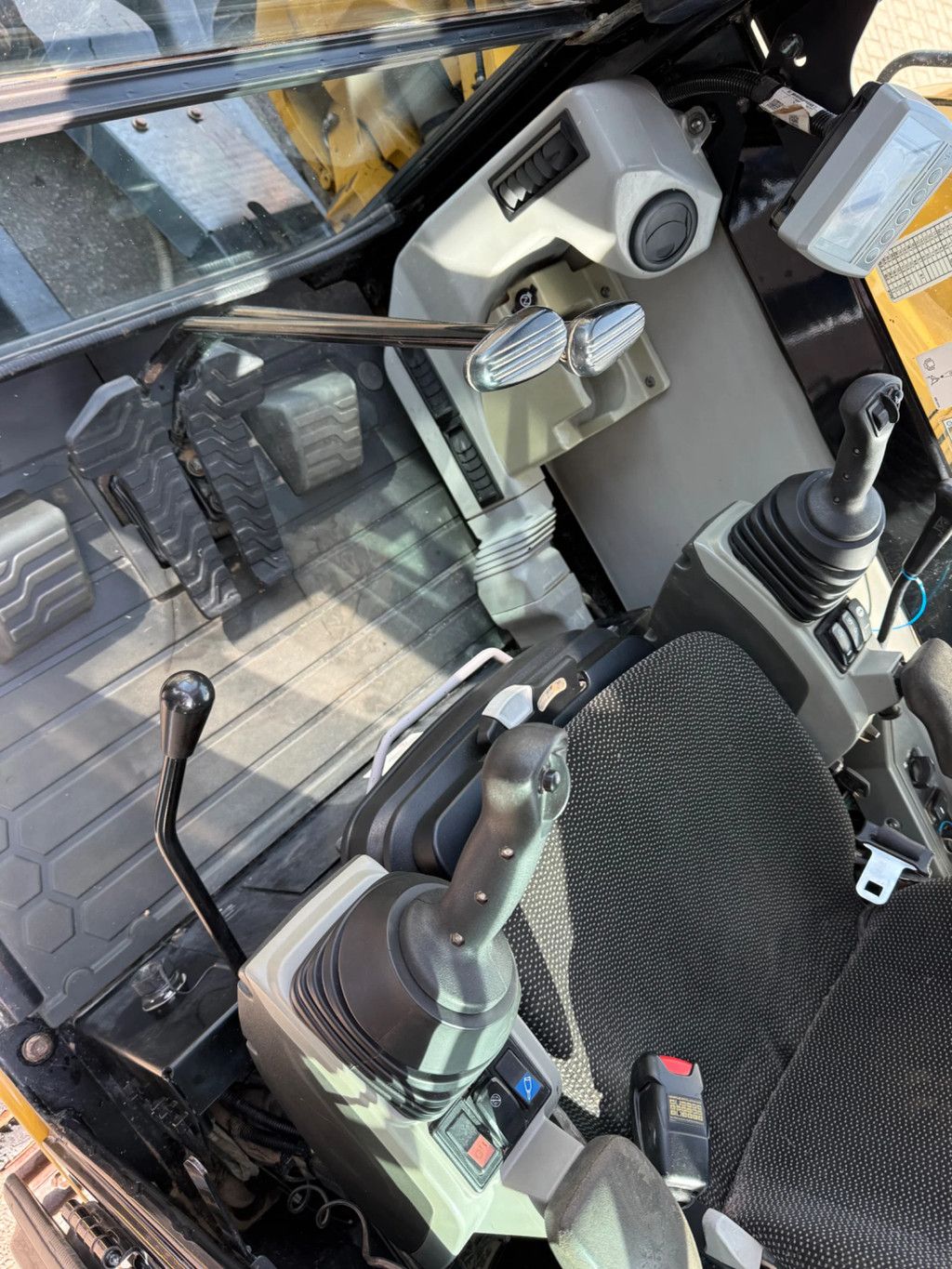 Caterpillar 308E. Automatic Greasing