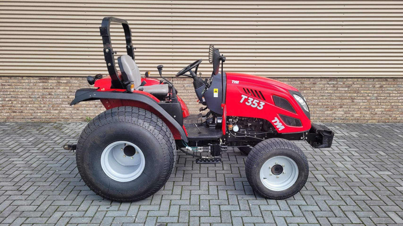 Tym T-353