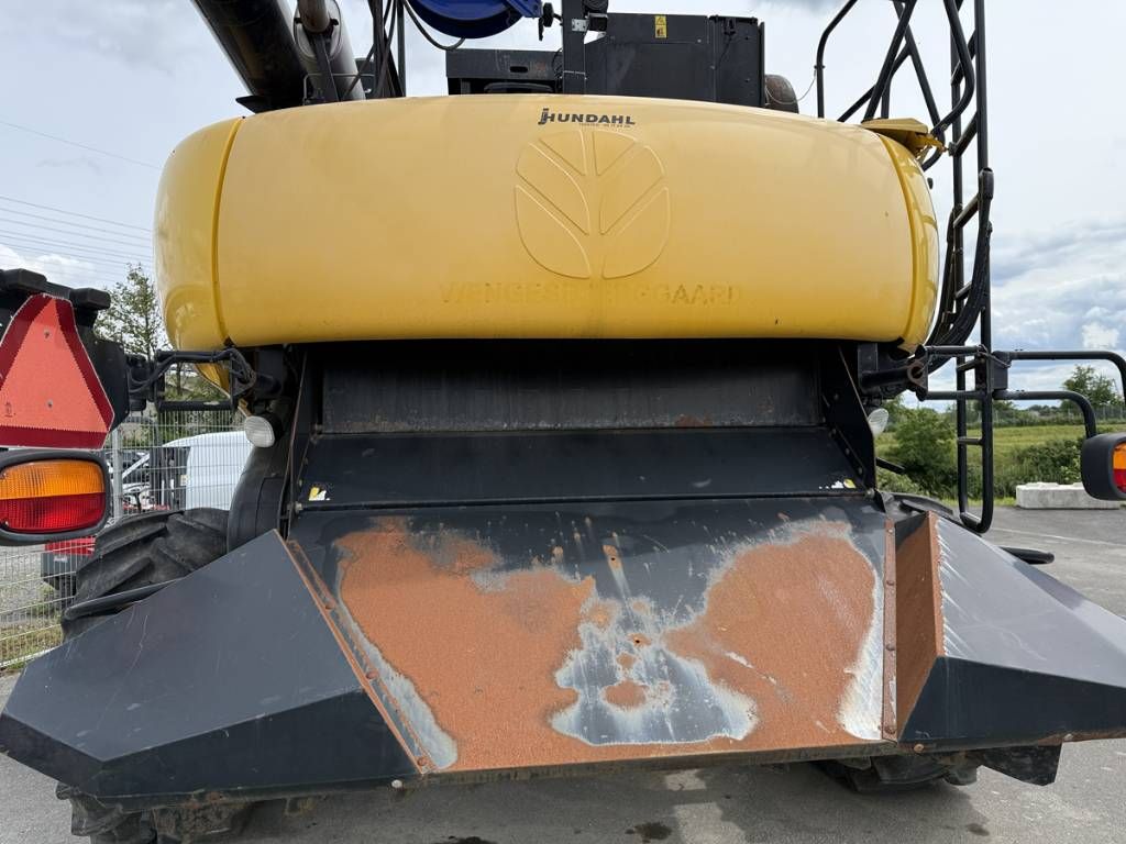 New Holland Combine CR 980
