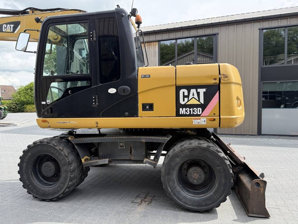 CAT M 313 D