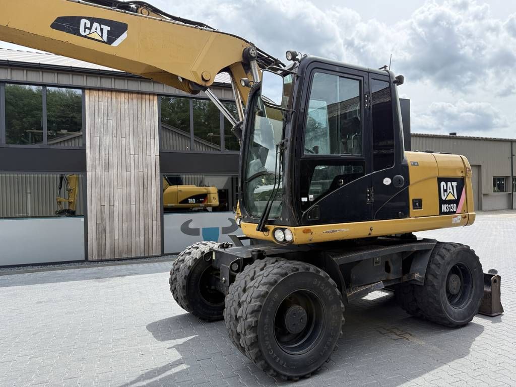 CAT M 313 D