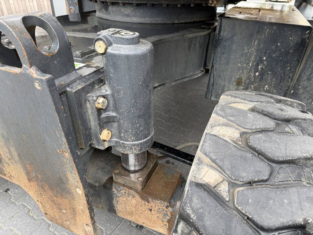 Komatsu PW 180-10