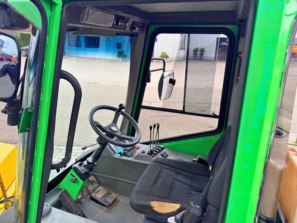 LM Trac 285 Veegmachine