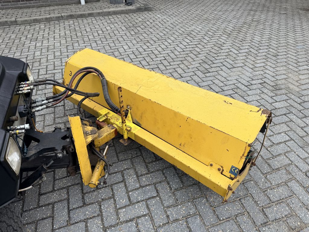 LM Trac 285 Veegmachine