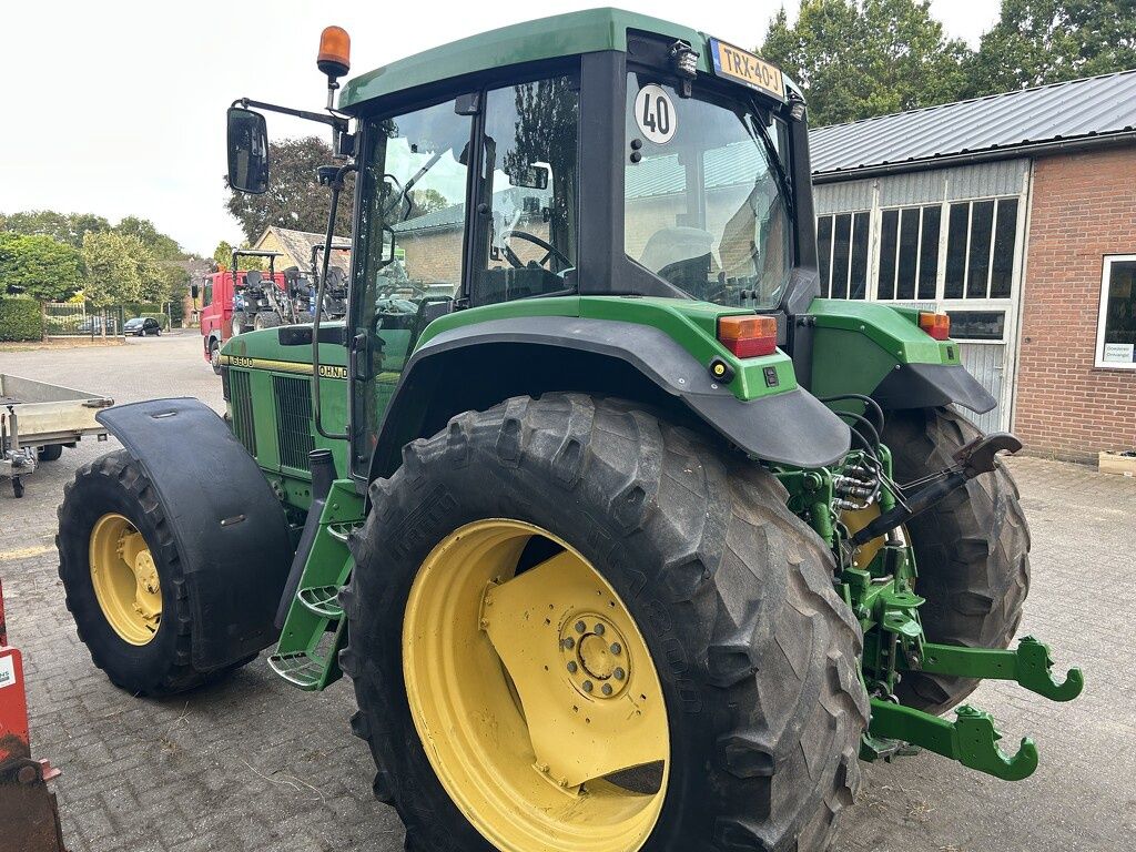 John Deere 6600
