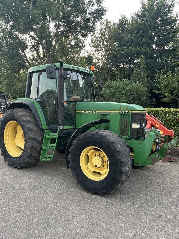 John Deere 6600
