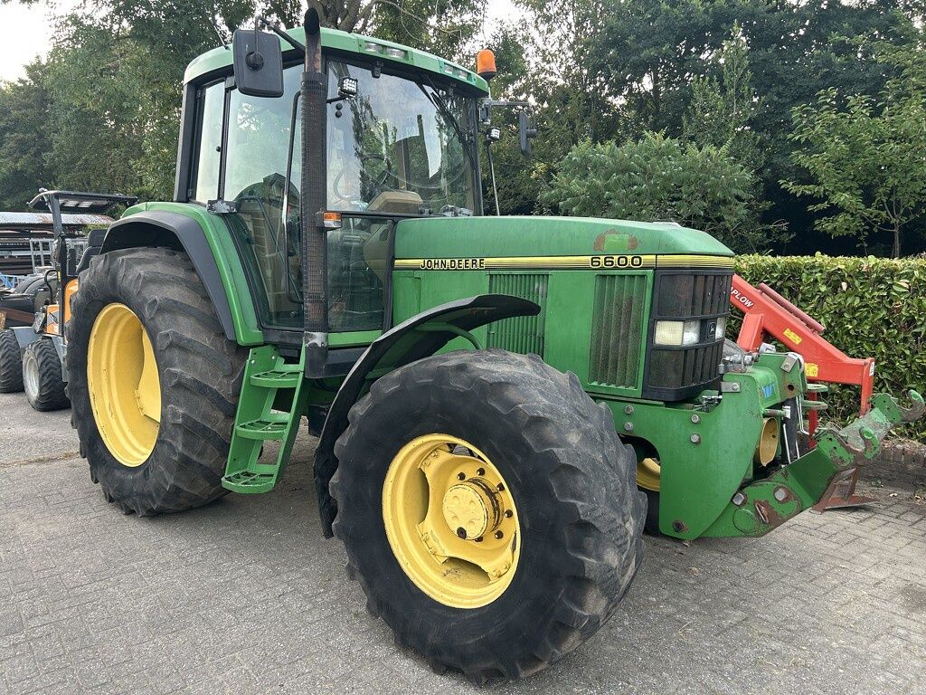 John Deere 6600