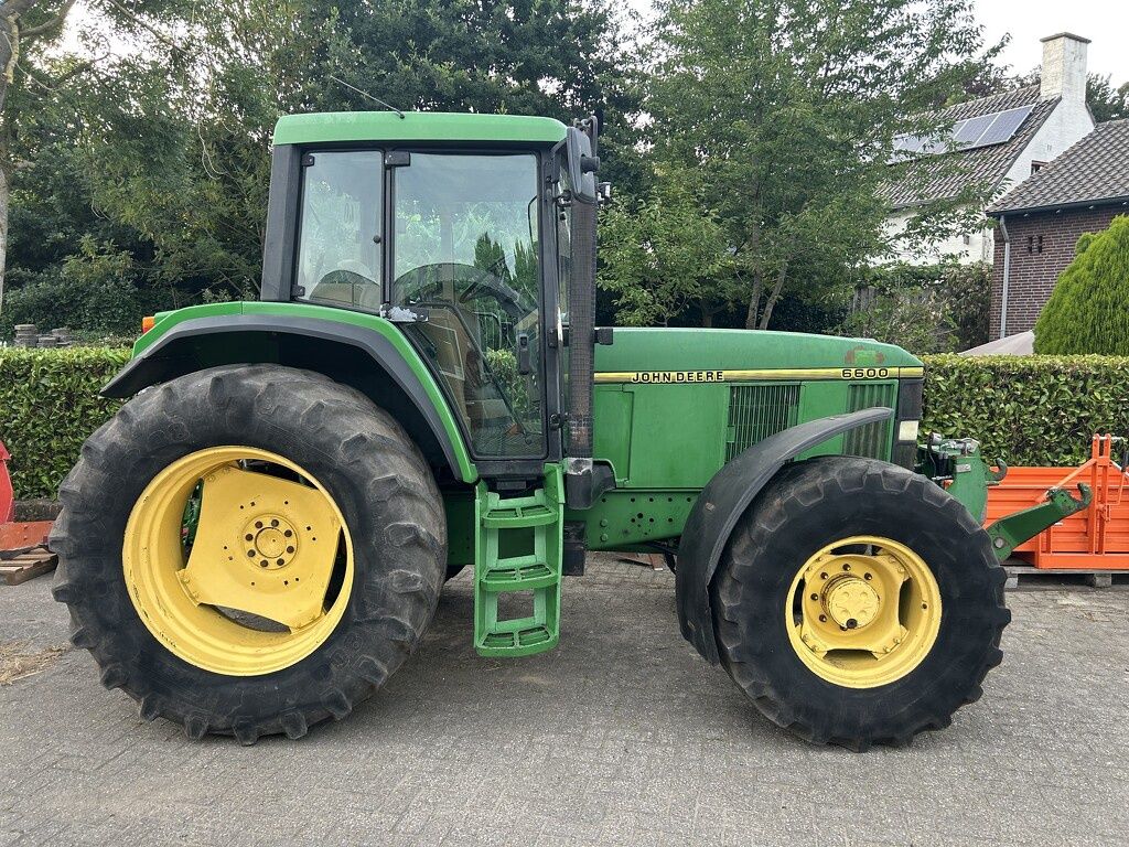 John Deere 6600