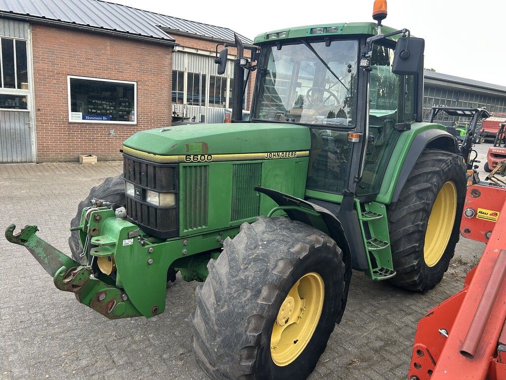 John Deere 6600