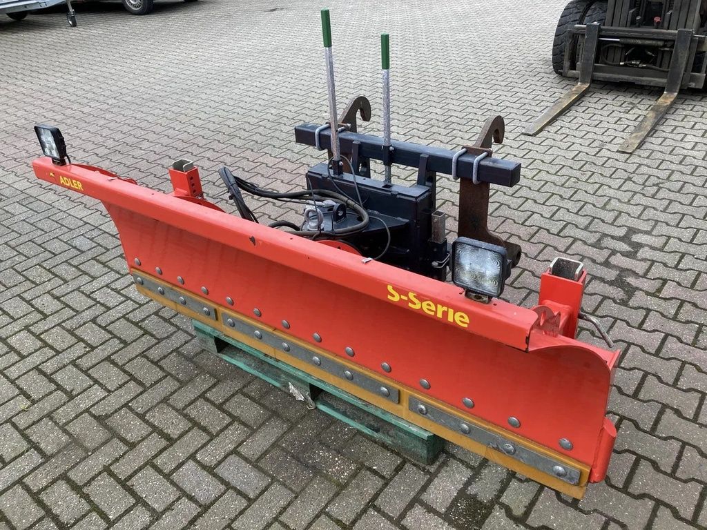 Adler Sneeuwschuif met Giant of JCB aanspan