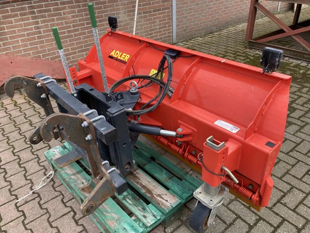 Adler Sneeuwschuif met Giant of JCB aanspan