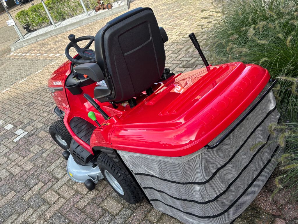 Honda HF2625HM zitmaaier Demo bj2025 jong gebruikte