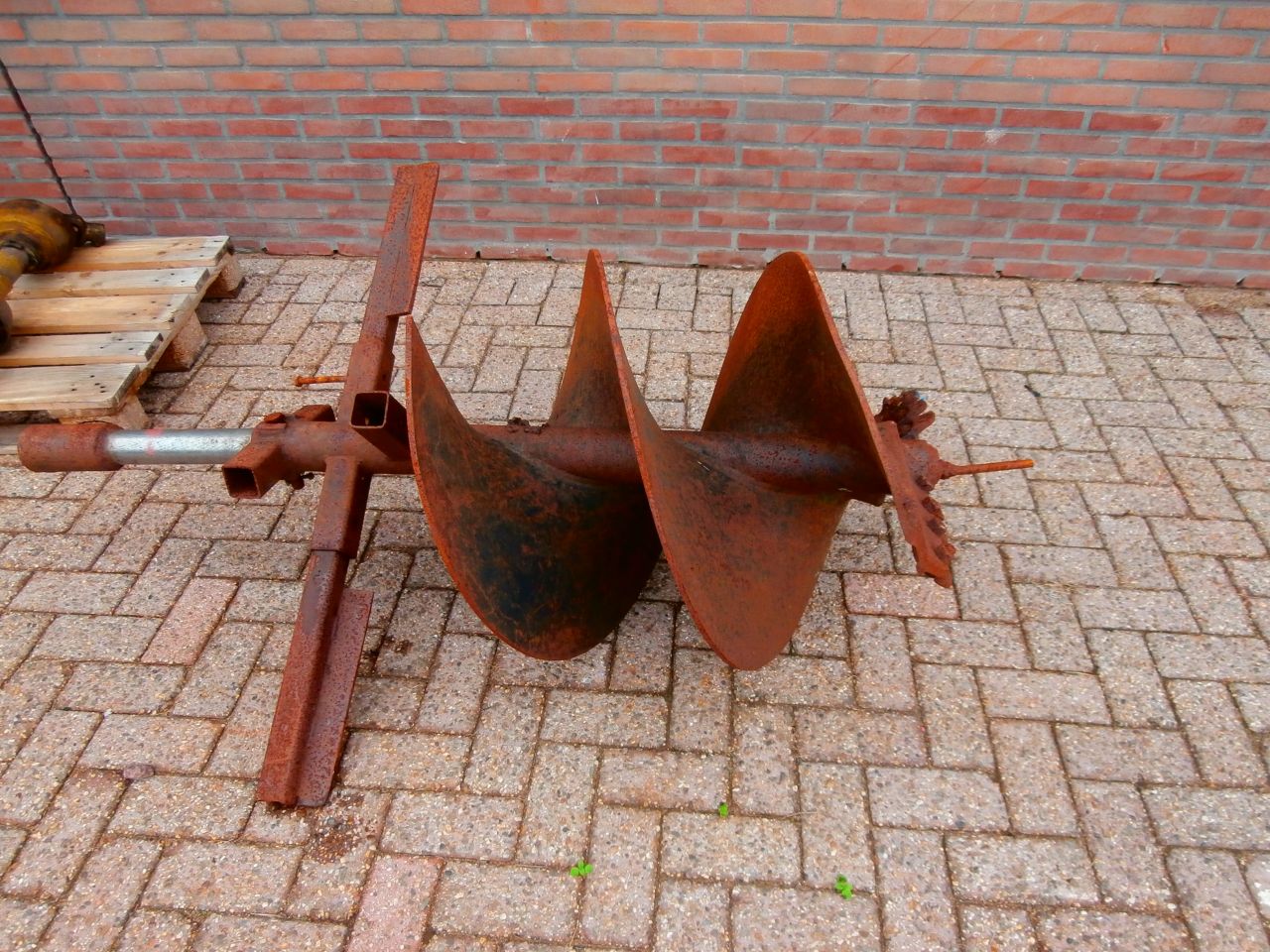 Boorinstallatie 540 Tpm met boren 30 40 cm groothoekaftakas