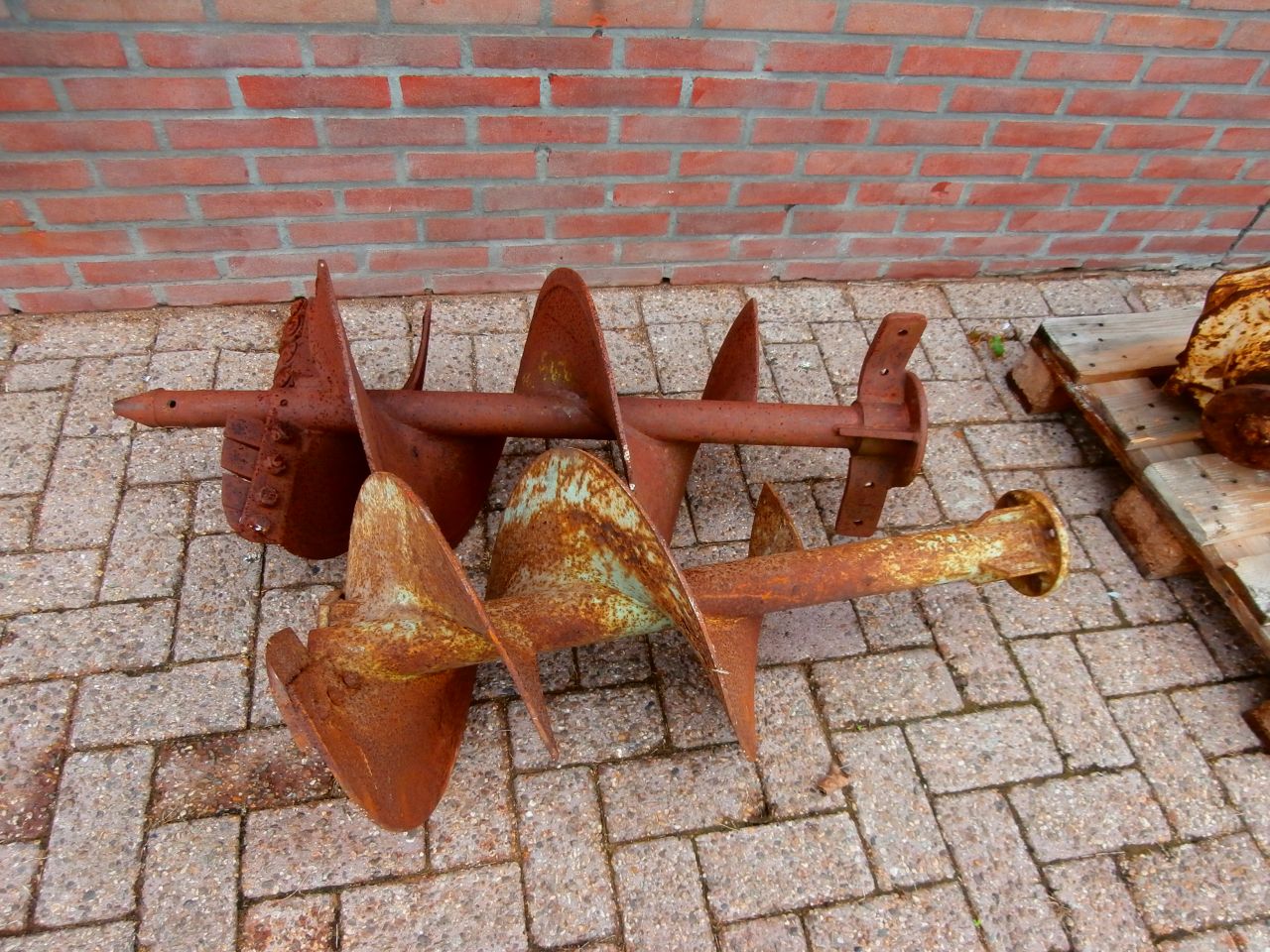 Boorinstallatie 540 Tpm met boren 30 40 cm groothoekaftakas