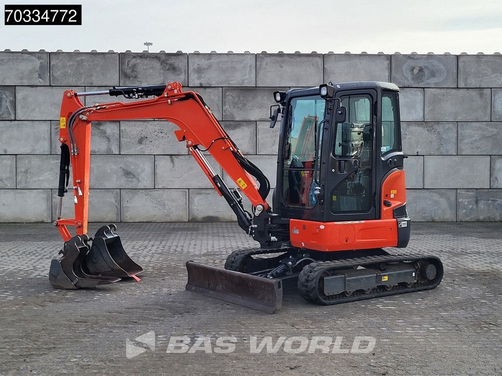 Kubota U36 -4 3 Buckets