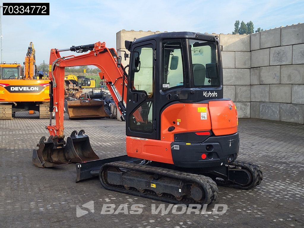 Kubota U36 -4 3 Buckets