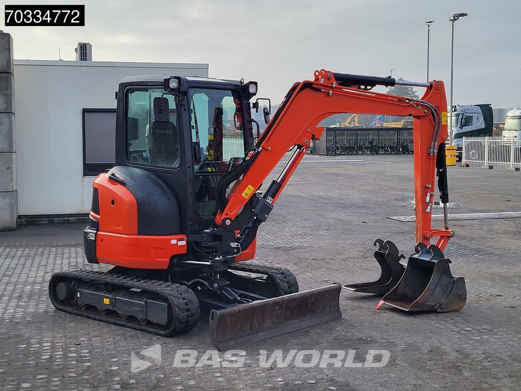 Kubota U36 -4 3 Buckets