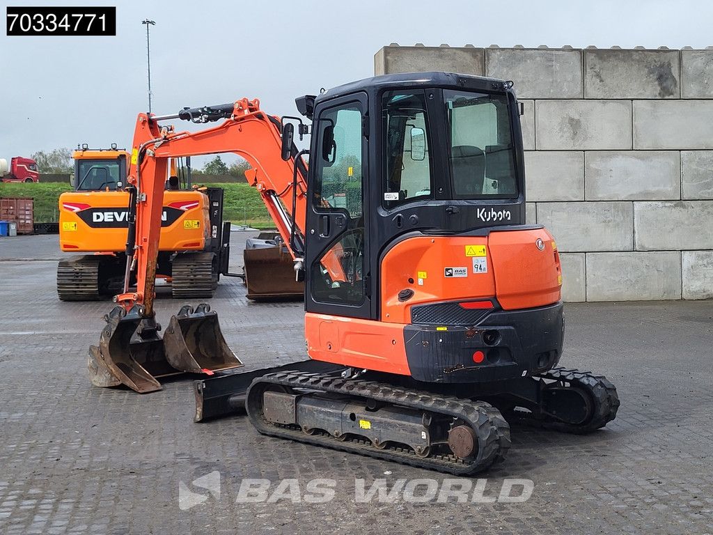 Kubota U36 -4 3 Buckets