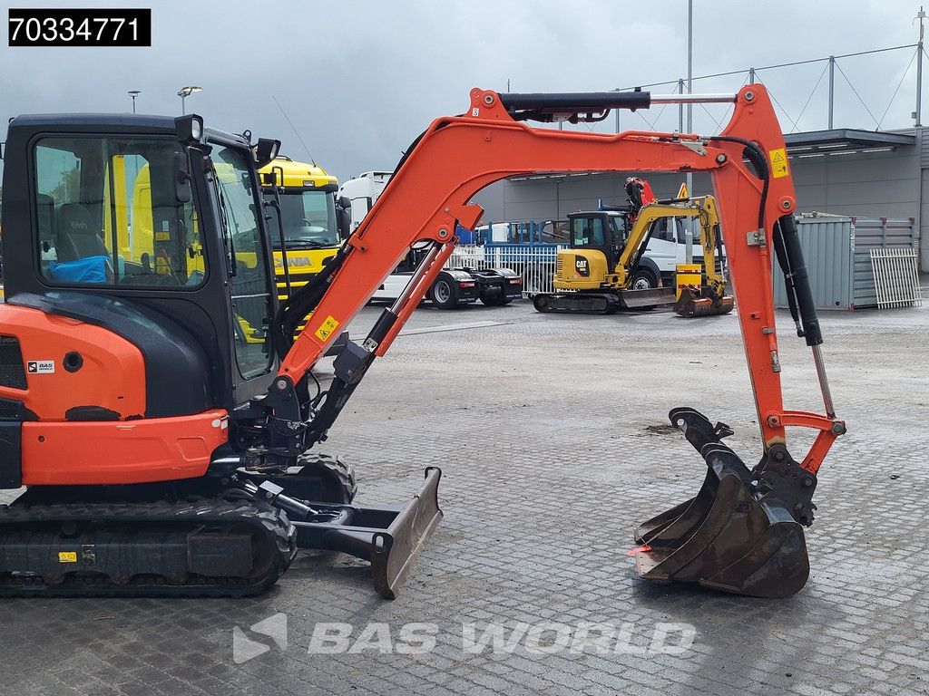 Kubota U36 -4 3 Buckets