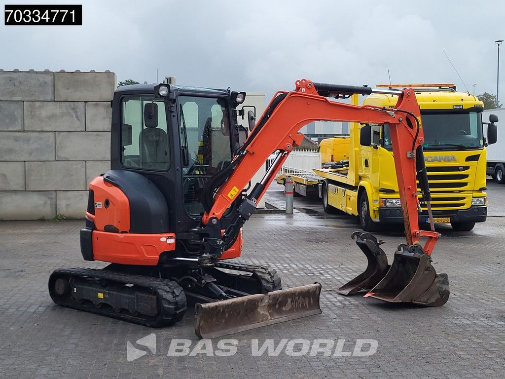 Kubota U36 -4 3 Buckets