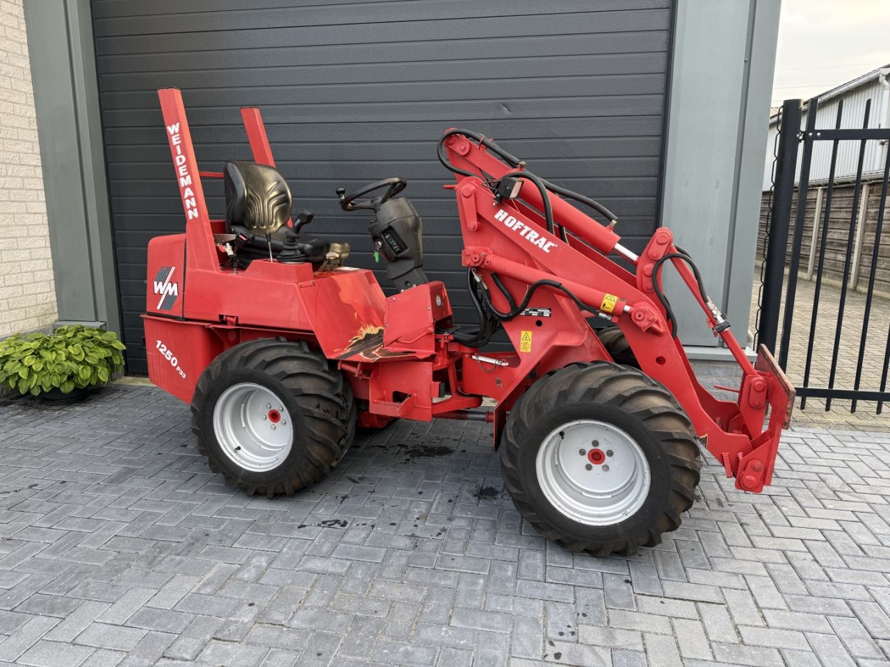 WEIDEMANN 1250P33 ( BJR 2003 ) 140 UUR