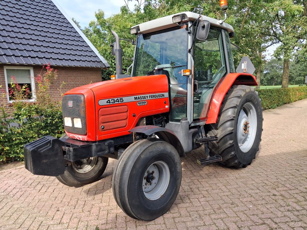 Massey Ferguson 4345 40km 5040uur
