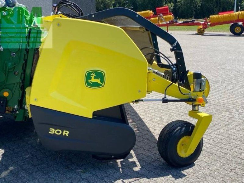 John Deere 30R