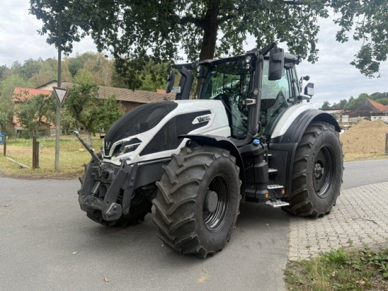 Valtra Q305