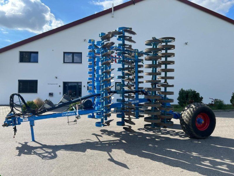Lemken Heliodor 8KA600 mit Fahrwerk