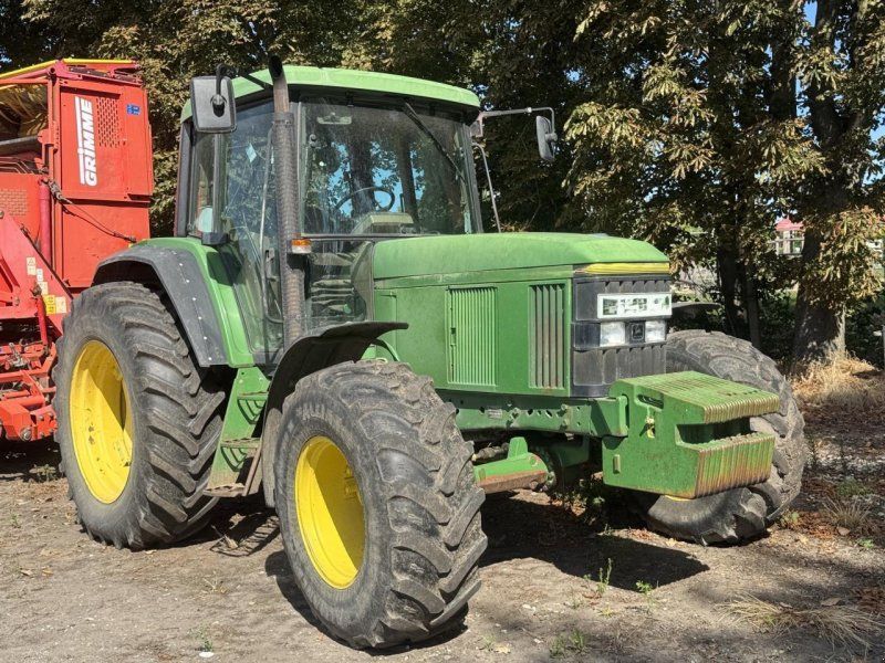 John Deere 6800