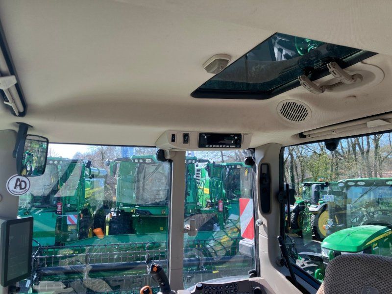 John Deere 6M 200