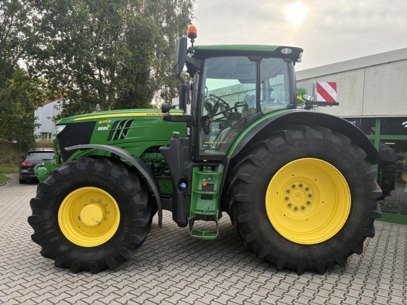 John Deere 6215R