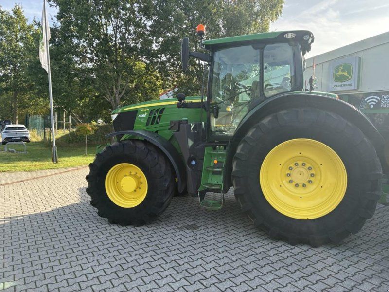 John Deere 6215R
