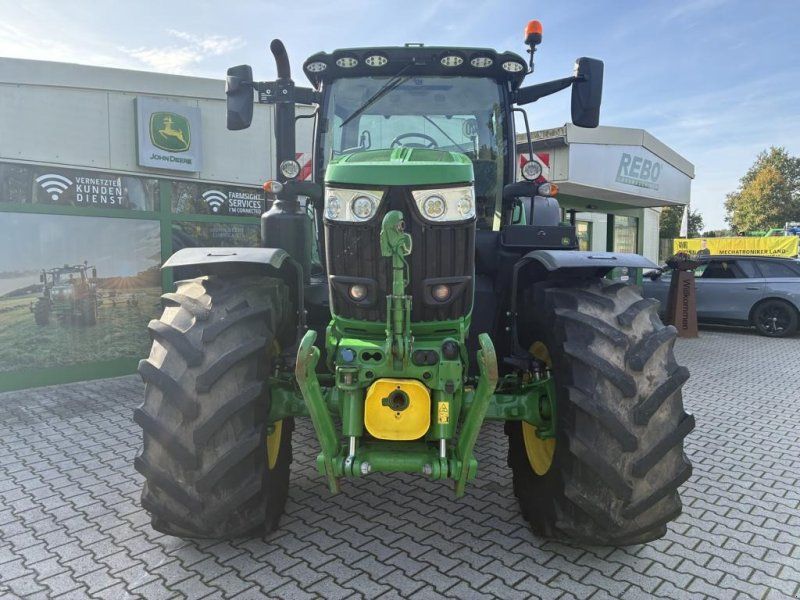 John Deere 6215R