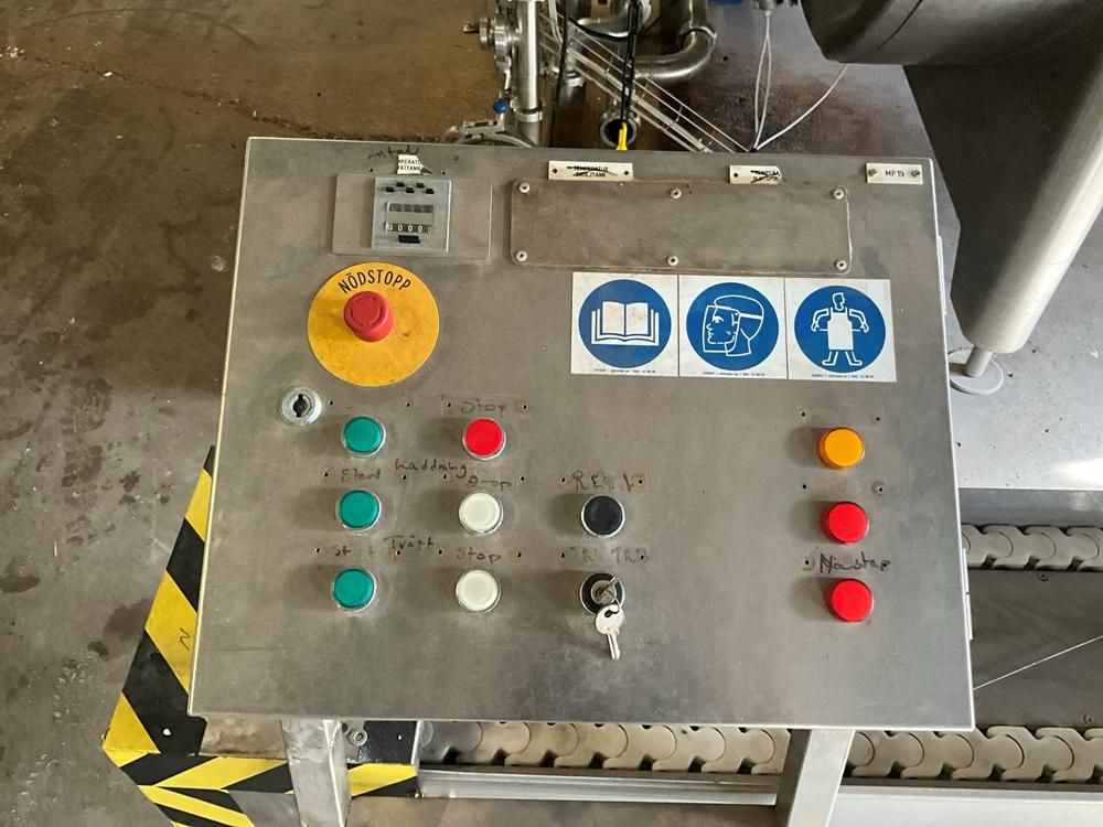 1996 Tetra pak Crate stacker