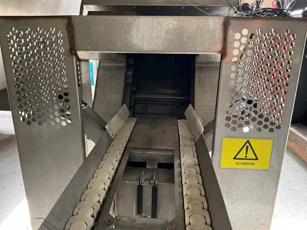 1996 Tetra pak Crate stacker